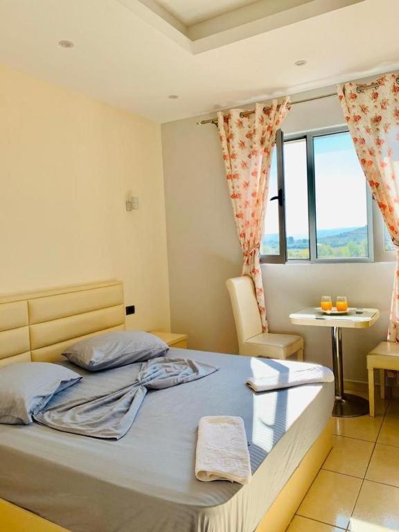 Hotel Sarda Deja's Ford Εξωτερικό φωτογραφία